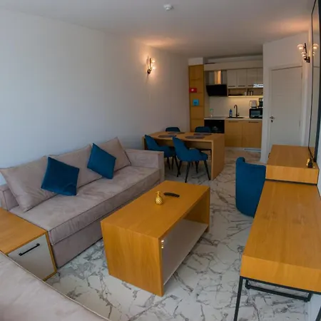 Luxury 1 Bedroom Appartement *